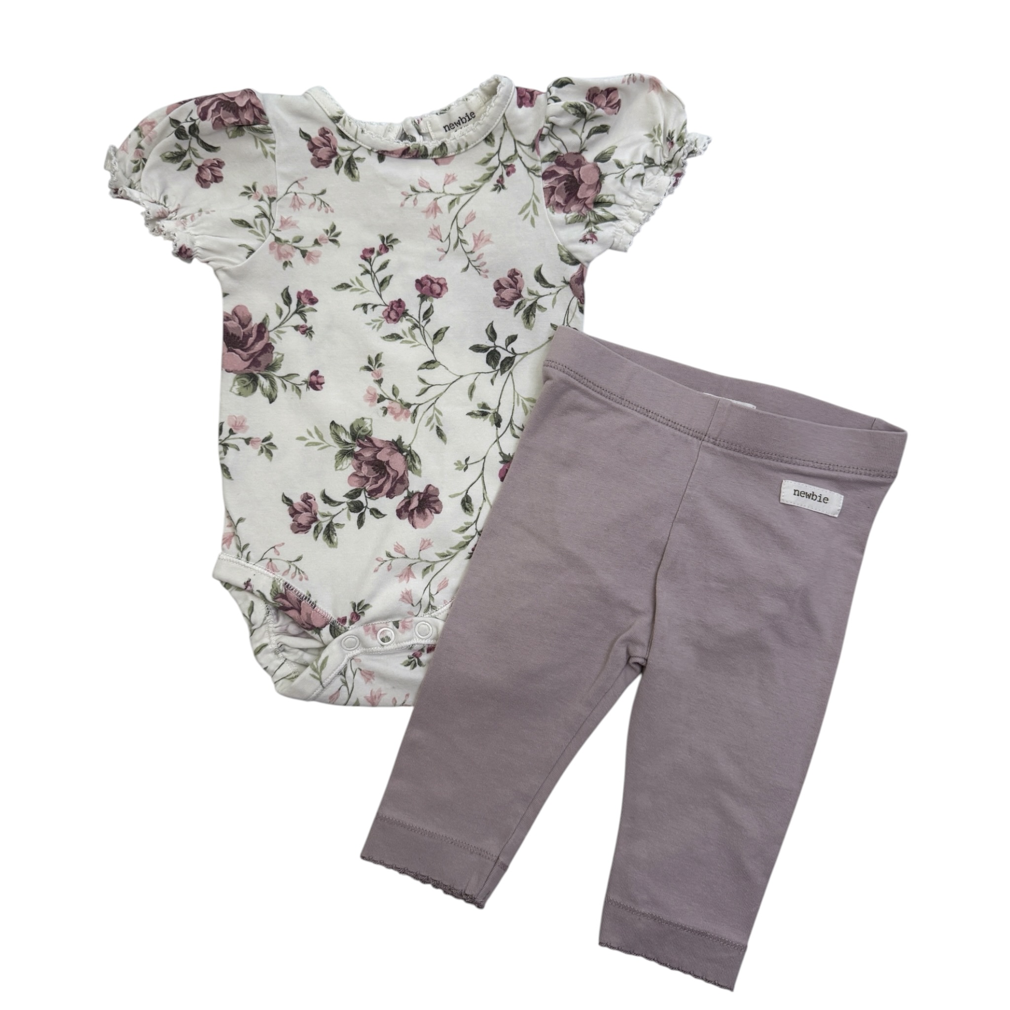 Set bílého body s květy a růžové legíny s kanýrem NEWBIE