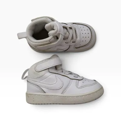 Bílé tenisky NIKE Court Borough Mid 2