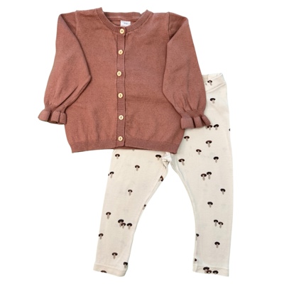Set hnědého svetru a krémových legín s houbami H&M