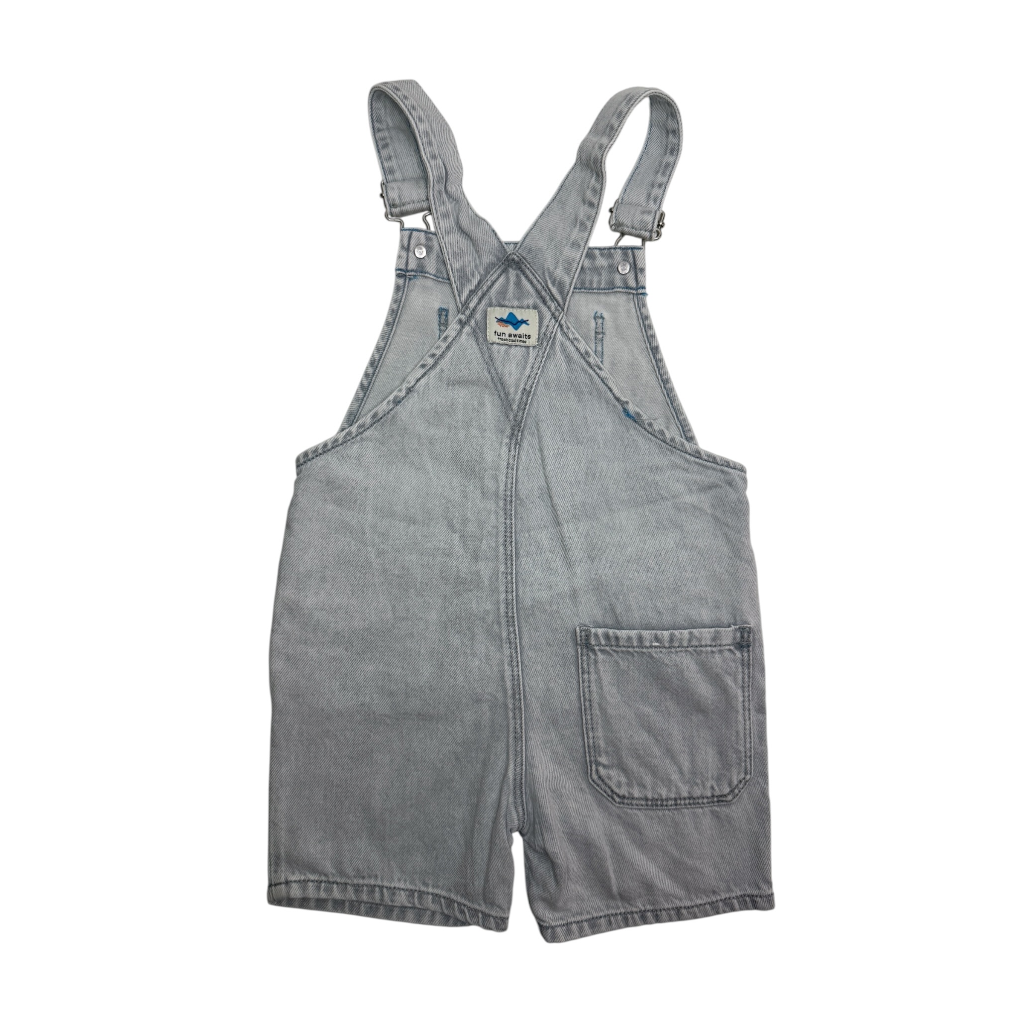 Světlešedé kraťasy s laclem ZARA